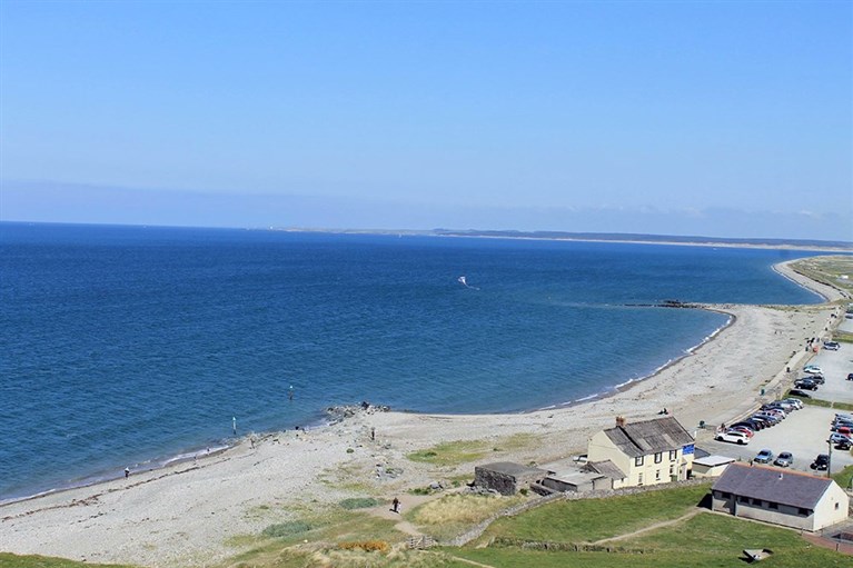 Dinas Dinlle beach: what you need to know