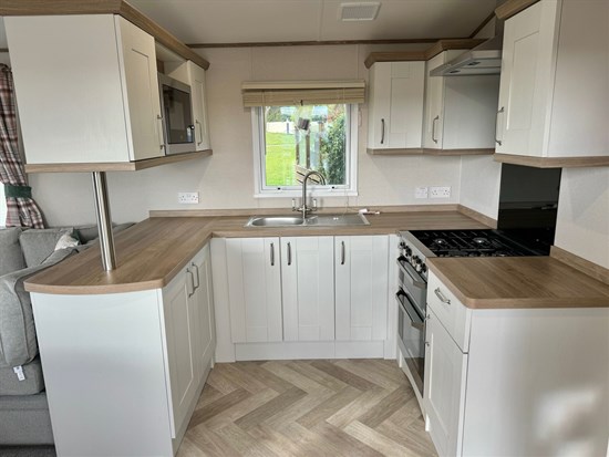 BH ABI Wimbledon - kitchen