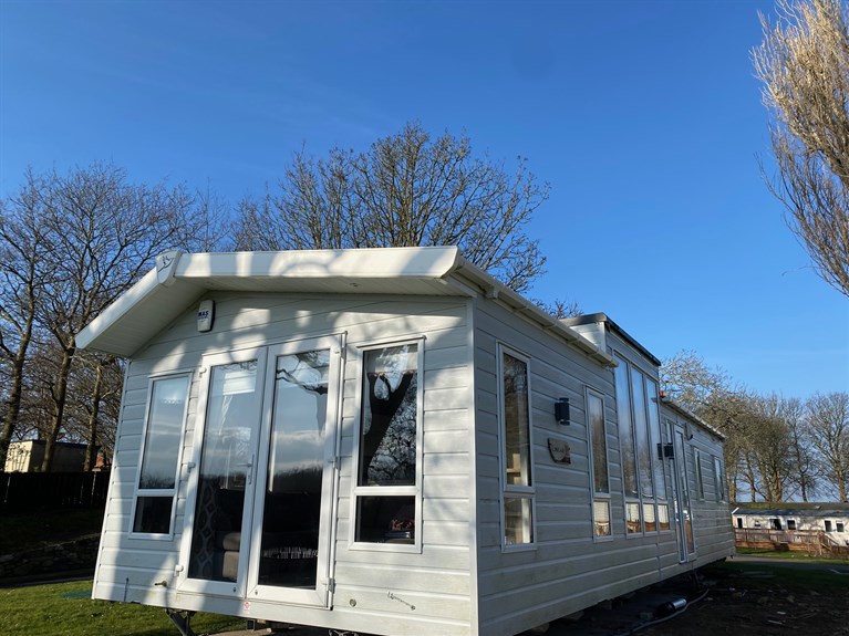 New Willerby Linear 2015 for sale at Coed Helen Holiday Park